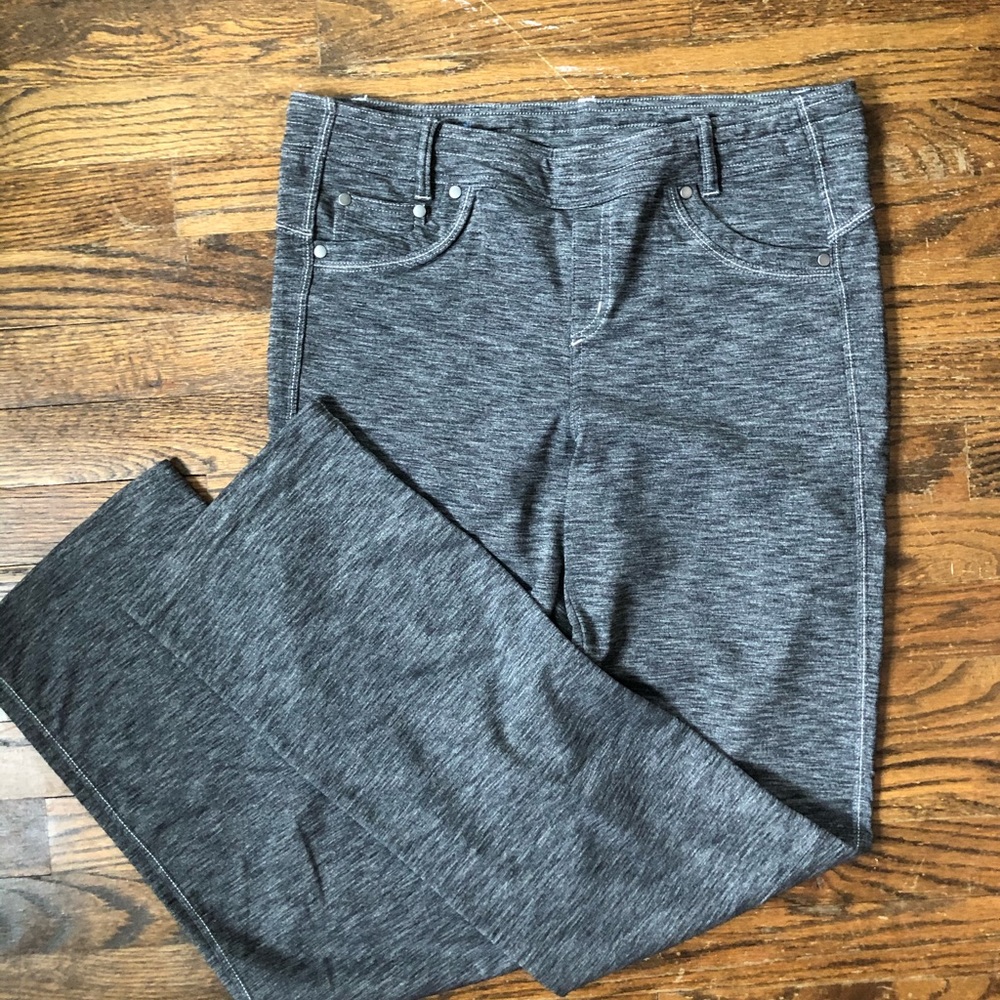 Sporty Yoga Pants